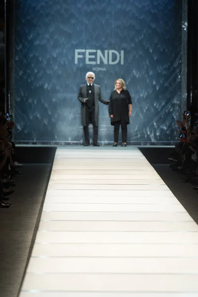 Look 50